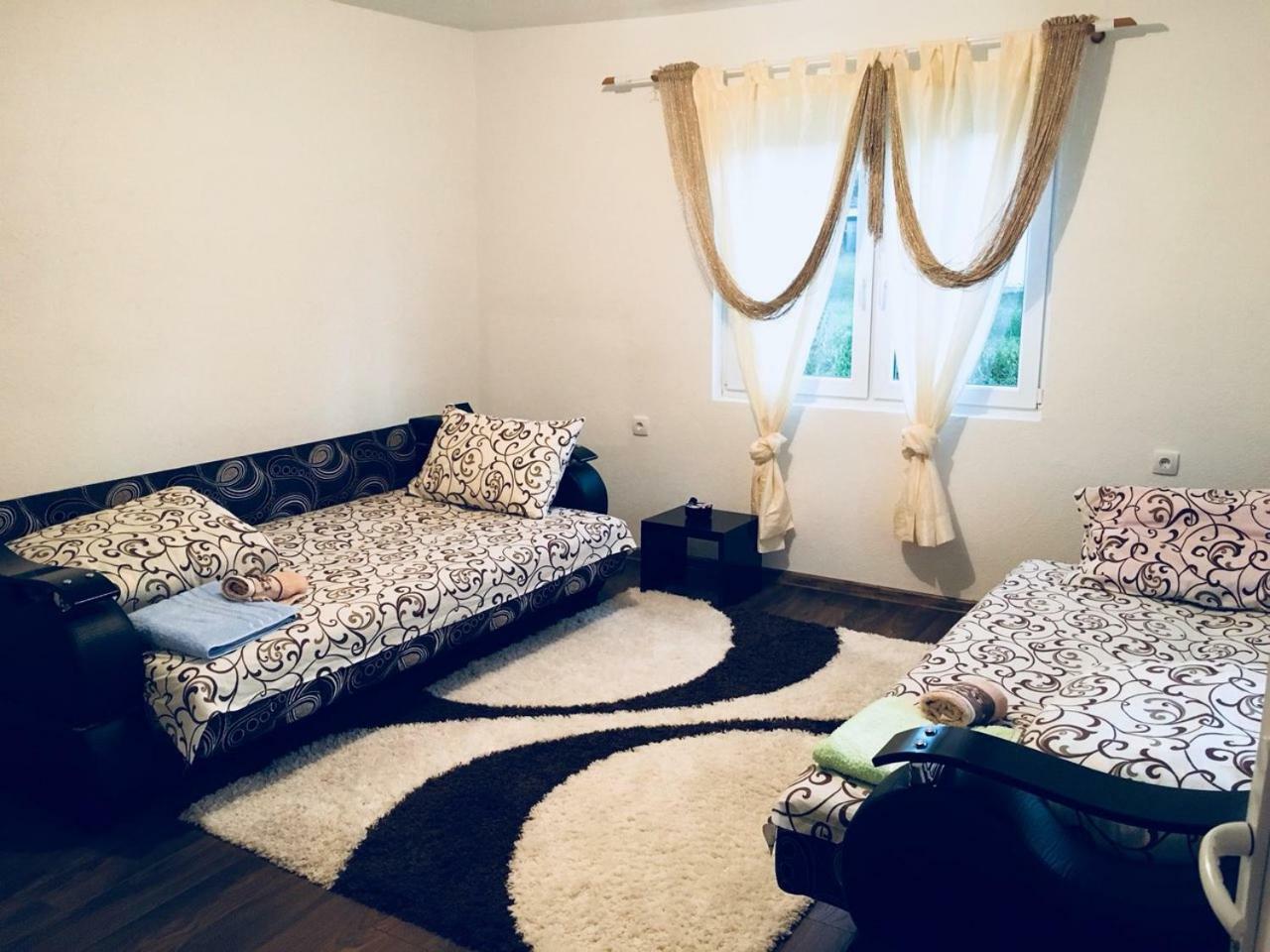 Apartmani ,,Bato,, 谢尼察 外观 照片