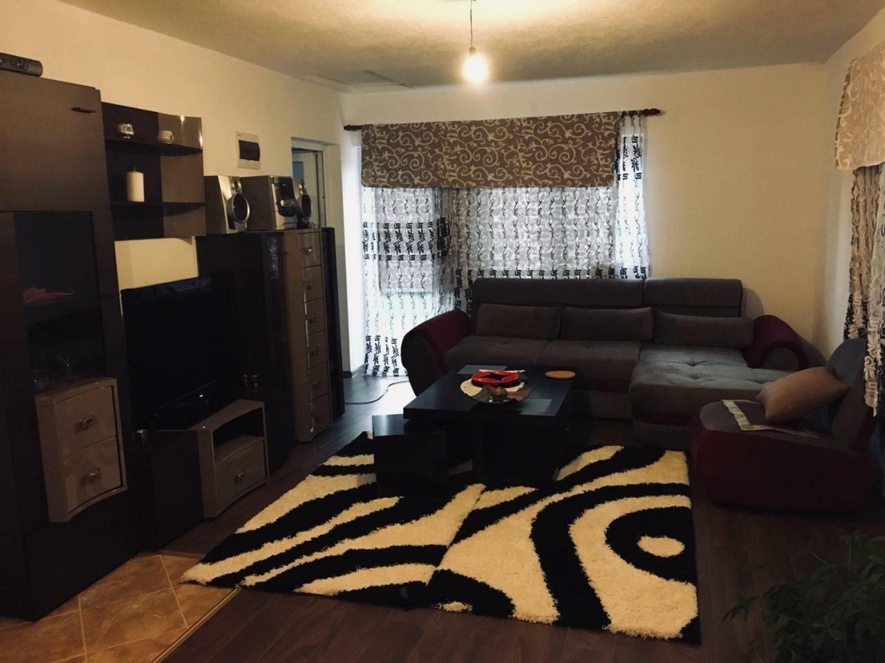 Apartmani ,,Bato,, 谢尼察 外观 照片